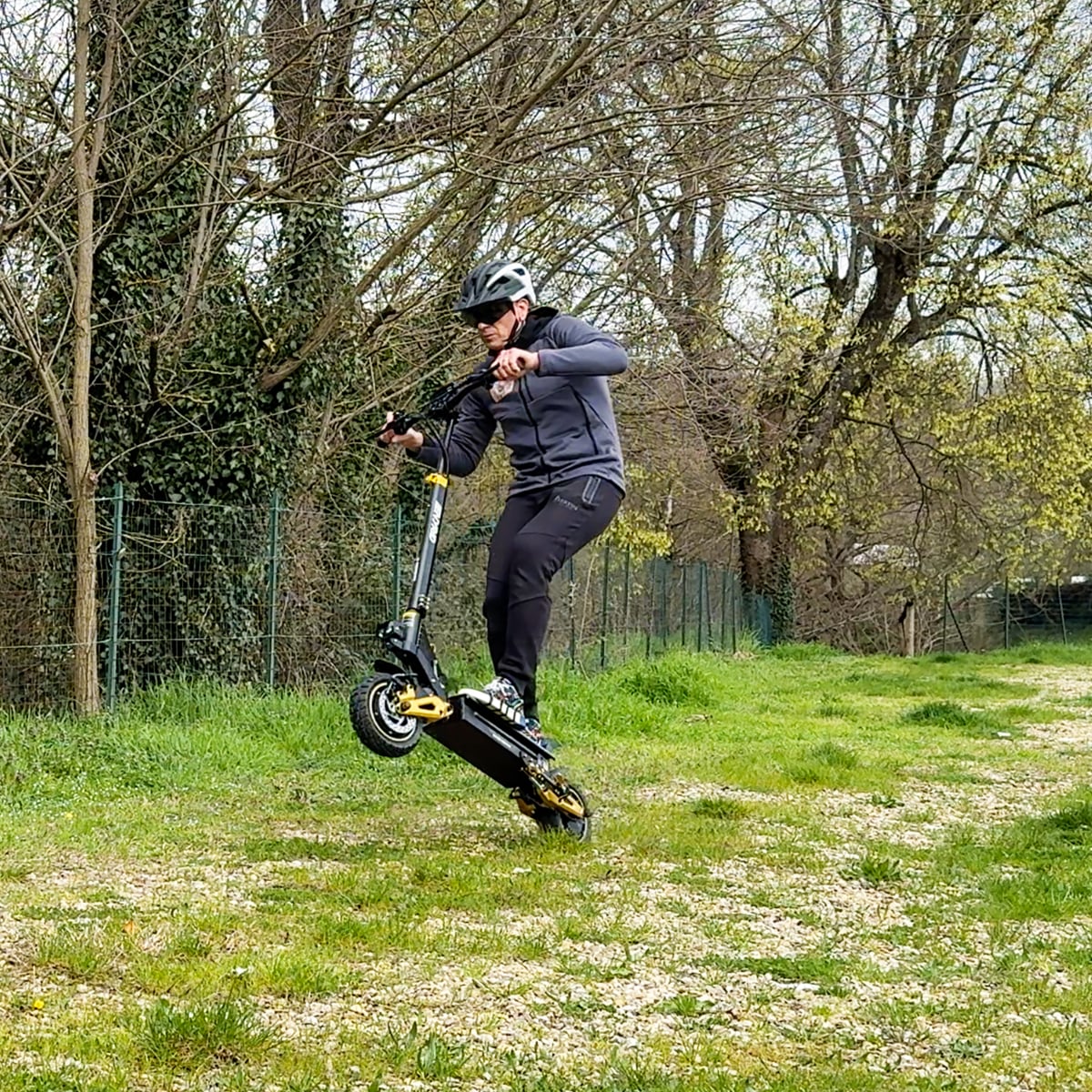iENYRID ES1 2400W Dual Motor Off Road E-Scooter